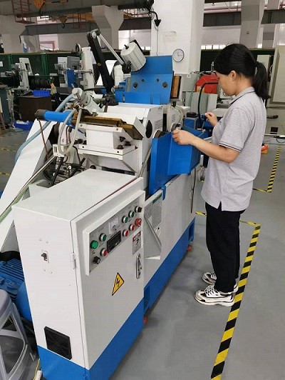 Centerless grinding production and processing Centerless grinding production and processing