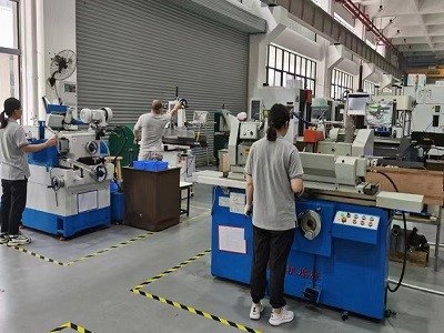 A corner of the grinding machine workshop 2 A corner of the grinding machine workshop 2